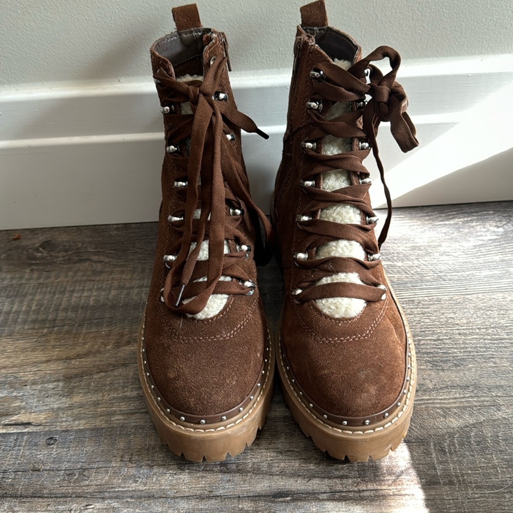 Steve Madden wool lace up combat boot. Women’s size 7.5